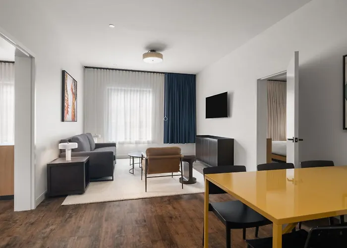 Hotel Indigo - Collegetown By Ihg 3*